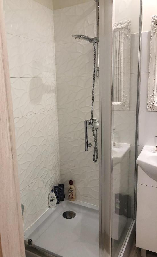 Kawalerka - Jelenia Gora, Dziel. Zabobrze Apartamento Exterior foto